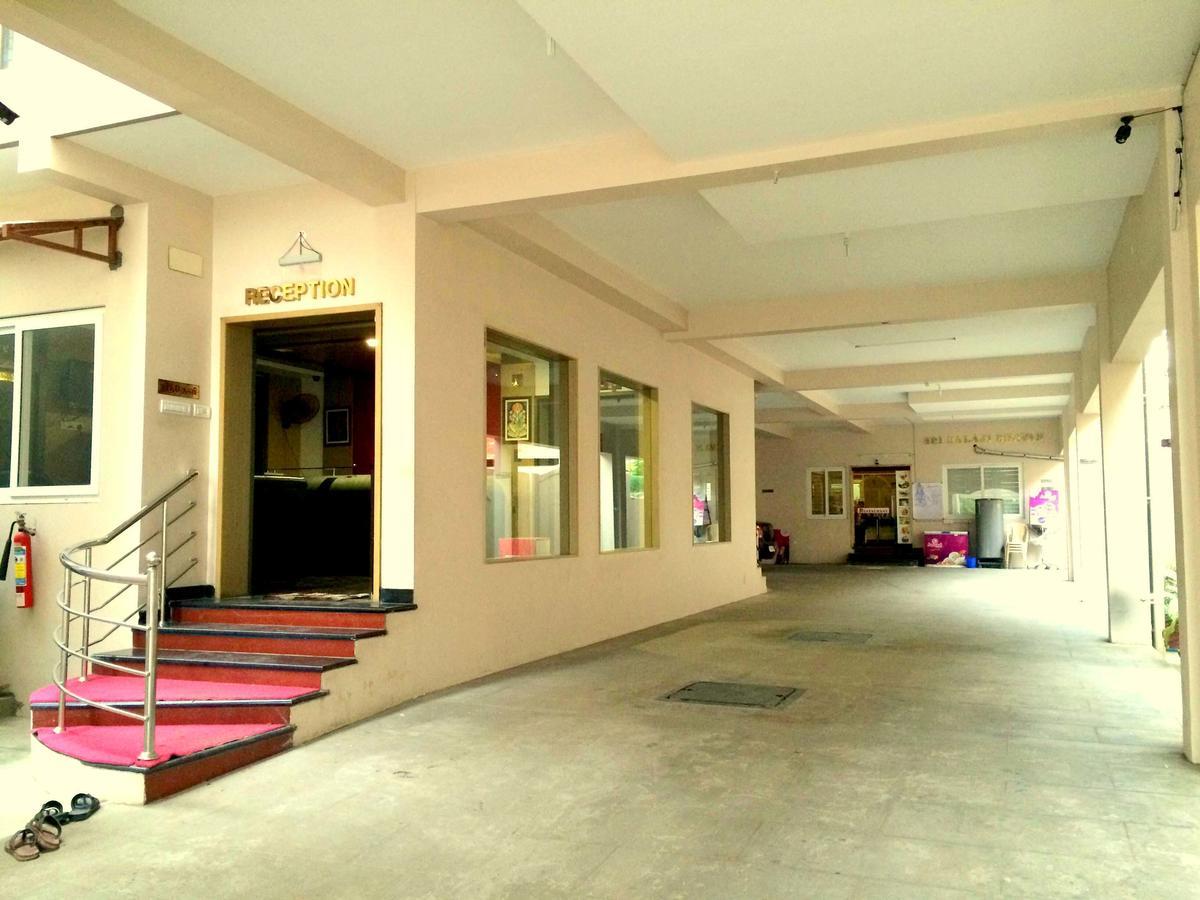 Hotel Sri Hayagriva Tiruchirappalli Bagian luar foto