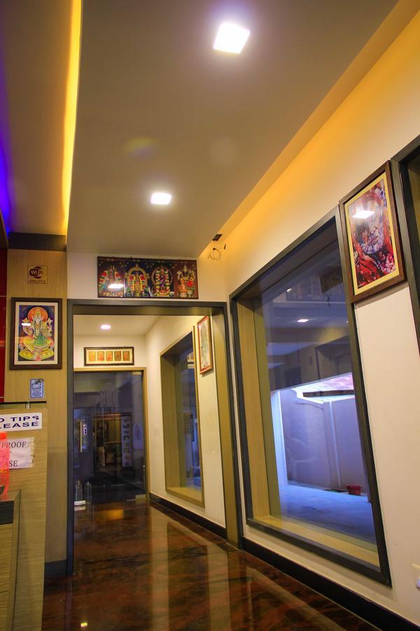Hotel Sri Hayagriva Tiruchirappalli Bagian luar foto