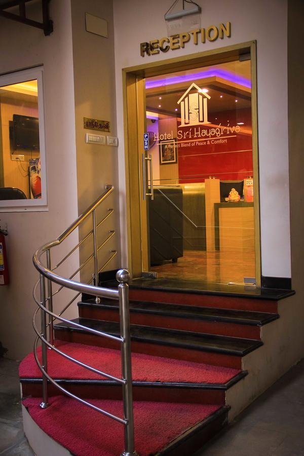 Hotel Sri Hayagriva Tiruchirappalli Bagian luar foto