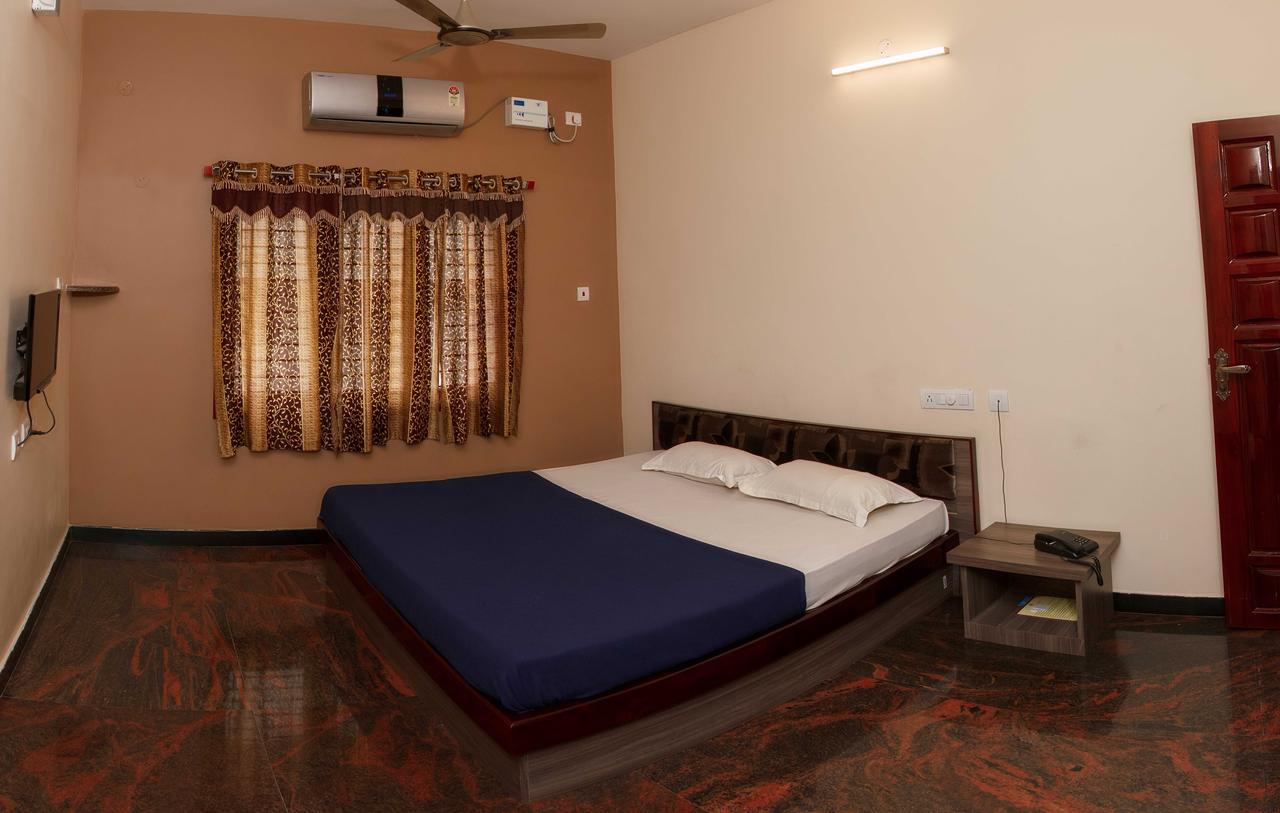 Hotel Sri Hayagriva Tiruchirappalli Bagian luar foto